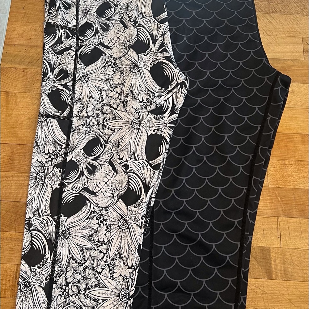 Constantly Varied Gear Black and White Leggings